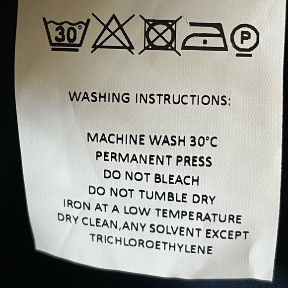 Laia Botanicals dress - Picture 5 of 5